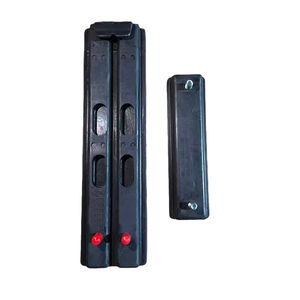 Pad Karet <span class=keywords><strong>Excavator</strong></span> Berkualitas Tinggi OEM, Pad Karet <span class=keywords><strong>Excavator</strong></span> Tipe Pasang Baut untuk <span class=keywords><strong>Track</strong></span> Baja dengan Karet Alami - Product Image 3