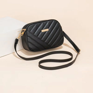 Stylish Fashion PU Waterproof Shoulder Bag with <b>Sequined</b> Decoration Lightweight and Versatile for Autumn Season - Product Image 1