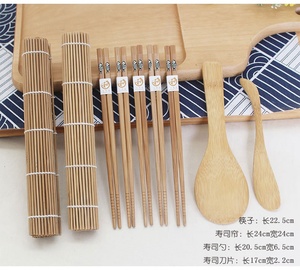 Incluye 2 esteras rodantes para <span class=keywords><strong>sushi</strong></span>, 5 pares de palillos, 1 paleta, 1 esparcidor, <span class=keywords><strong>Kit</strong></span> para hacer <span class=keywords><strong>sushi</strong></span> de bambú para principiantes - Product Image 4