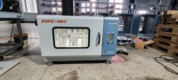 Agitador de Incubadora Apilable para Laboratorio, 3 Niveles, Control Independiente, Panel Táctil de 7'', 10-300 rpm, 4-65 ℃