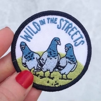 Patch brodé rond avec motif de pigeon sauvage dans les rues, applique vintage avec slogan oiseau de la ville pour veste, sac à dos, vêtements streetwear punk