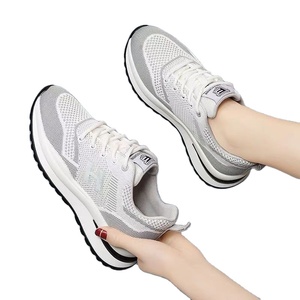 Hongyan nuovi arrivi moda a buon mercato scarpe Casual da donna ragazza scarpe basse da donna scarpe sportive da donna <span class=keywords><strong>Sneakers</strong></span> da corsa <span class=keywords><strong>bianche</strong></span> per donna - Product Image 2