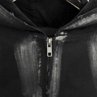 C'est beaucoup de sweat-shirt pour homme en molleton Terry délavé à l'acide, effet vieilli, déchiré, craquelé et usé, style vintage et délavé au soleil.