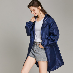 In Khác Nhau Tùy Chỉnh Của Phụ Nữ 210T Polyester Có Thể Điều Chỉnh Eo Tái Sử Dụng Không Thấm Nước Leopard Áo Mưa Áo Khoác Với Túi & Đàn Hồi <span class=keywords><strong>Cuff</strong></span> - Product Image 2