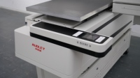 Impresora UV Yinstar Nueva 6090, Impresora UV de Rollo a Rollo, Impresora UV de Cama Plana con 3 Cabezales I3200 para Vidrio y Madera
