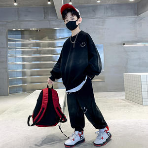 Survêtement de sport à la mode avec <span class=keywords><strong>pull</strong></span> et pantalon imprimés visage souriant Ensembles de vêtements pour garçon <span class=keywords><strong>noir</strong></span> pour l'automne - Product Image 4