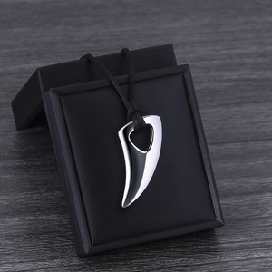 Collier de loup en acier inoxydable, colliers assortis pour Couples, ensemble pour lui/elle, pendentif en dents de loup en argent noir, chaîne réglable - Product Image 3