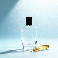 Bouteille de parfum en verre plat de luxe de 30ml 50ml avec pulvérisateur à pompe rechargeable Design unique compatible avec le diffuseur à roseaux