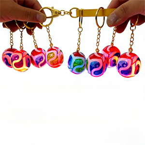 พวงกุญแจรูปทรงฟุตบอลขนาดเล็ก ทำจากยางและสแตนเลส ดีไซน์ทนทาน ปลอดสารพิษ สามารถปรับแต่งได้ - Product Image 3