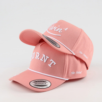 Casquettes Snapback structurées à 5 panneaux en toile de coton colorée, avec broderie personnalisée en chaîne et visière plate, style baseball
