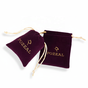 Großhandel Anpassbare Weiche Samt-Schmuckbeutel mit Kordelzugverschluss Geschenkverpackungsbeutel Make-up-Taschen mit Siebdruck-Logo <span class=keywords><strong>Ningen</strong></span> - Product Image 2