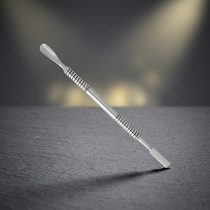 Pousse-cuticules double embout carré en acier inoxydable réutilisable, outil de manucure pour le nettoyage des ongles - Product Image 4