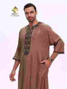 Robe arabe haut de gamme pour homme, collection 2025, en tissu doux et anti-boulochage, un style traditionnel au design moderne. - Product Image 4
