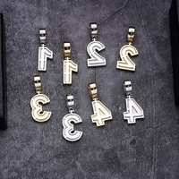 Pendentif de charme pour femme en moissanite plaqué or argent, coupe baguette brillante, numéro personnalisé, anniversaire, style européen