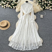 Robe chemise élégante blanche en dentelle pour femme, coupe trapèze, manches longues, ceinturée, simple boutonnage, pour le quotidien et les soirées décontractées