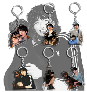 Llavero de Acrílico con Diseño de Perro de <span class=keywords><strong>Kim</strong></span> <span class=keywords><strong>Tae</strong></span> <span class=keywords><strong>Hyung</strong></span> y Jungkook de Bangtan Boys (KPOP Idol) - Product Image 1