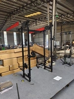Nouvelle version de rack à squats pliable mural avec câble, équipement de fitness pour la musculation et les exercices.