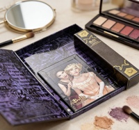 Palette de fards à paupières minéraux mats imperméables Vampyr Gothic 15 couleurs en forme de cœur - Palette de maquillage vide au design livre vintage