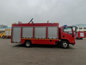 Isuzuu 4*2 Haute Qualité 8000 Litres Citerne à Eau Camion de Pompiers Véhicule de Sauvetage pour la Lutte contre l'Incendie - Product Image 4