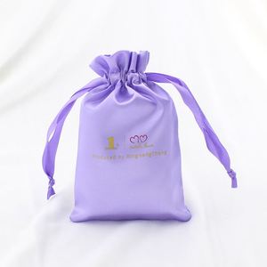 Sacs en satin à cordon tressé avec pompon, pour chaussures, extensions de cheveux et grandes perruques, avec logo personnalisé - Product Image 4