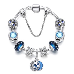 Bracelet magnifique pour femmes, gourmette en forme de croissant de lune ou d'étoiles, cadeau idéal - Product Image 1