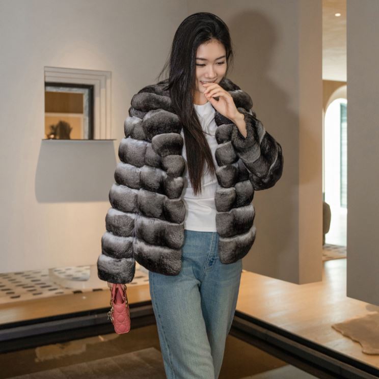 Coat with White Fur - Elegant Women's Winter Style