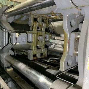 Máquina de inyección de plástico de 1800 toneladas con espaciado extra ancho de barras de unión para proyectos de moldes gigantes - Product Image 3