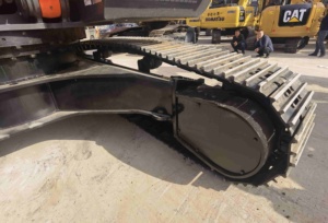 Excavatrice sur chenilles Hitachi ZX350 d'occasion, 35 tonnes, d'origine japonaise, hydraulique, robuste, pour projet minier. - Product Image 5