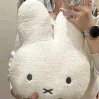 Peluche Miffy aux yeux noirs, adorable poupée, coussin de lit Kawaii, coussin de canapé doux et confortable, cadeau pour fille et garçon