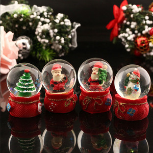 Anggo Kunstmatige Kerstcadeau Kristallen Water Sneeuwbol Kinderen Kleine Ornamenten Led Hars Glazen Bal - Product Image 5