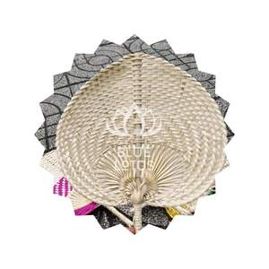 Éventail en feuille de palmier Décoration tropicale - Product Image 1