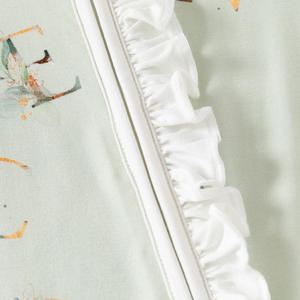 رومبر بناتي للأطفال حديثي الولادة من ألياف الخيزران، ملابس نوم خفيفة بأكمام منفوخة لفصل الخريف، مزين بزهور وردية وسحاب وكشكشة - Product Image 4