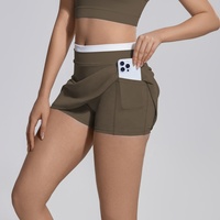 Individuelles Logo Farbblock Doppellagiges Tenniskleid Atmungsaktives Naked-Feeling Lauf- Fitness- Yoga-Kleid für Damen