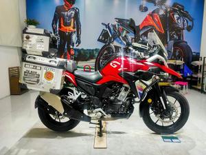 มอเตอร์ไซค์กีวี 400X สปอร์ตไบค์ เครื่องยนต์เบนซิน 400 ซีซี ให้สมรรถนะทรงพลัง เหมาะสำหรับการขับขี่บนถนน - Product Image 2