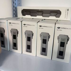 Batería de Alta Capacidad Matrice Serie 4 de 6741 mAh y 99 Wh para Dron DJ4T 4E, Hecha de Plástico - Product Image 4