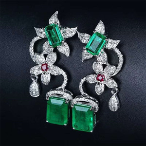 Newest Fancy Charming Diamond Gemstone Jewelry 18k Gold 4.1ct Natural Green <strong>Emerald</strong> <strong>Stud</strong> <strong>Earring</strong> for Women - Product Image 4