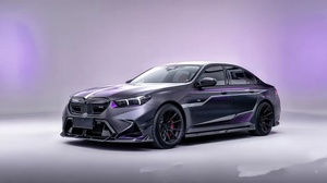 ชุดแต่งคาร์บอนไฟเบอร์สำหรับ BMW G90 M5 รุ่น AE-style ประกอบด้วยลิ้นหน้าคาร์บอนไฟเบอร์ ดิฟฟิวเซอร์ สปอยเลอร์ และสเกิร์ตข้าง - Product Image 2
