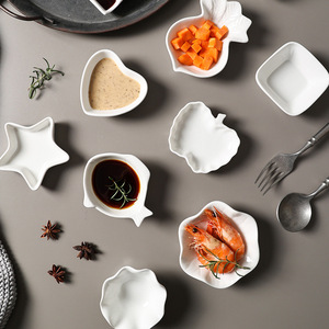 Plat à trempette en céramique blanche, compatible micro-ondes, style minimaliste, idéal pour le vinaigre, les sauces, les collations et les plats froids ou chauds. - Product Image 2