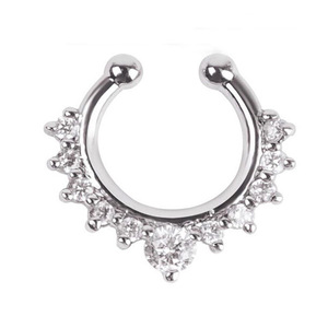 Venta al por mayor <span class=keywords><strong>Piercing</strong></span> Joyería Nariz Joyería <span class=keywords><strong>Sin</strong></span> Agujeros Nariz Clip Plata Chapado en Oro Aleación Diamante Nariz Anillo Regalos para Mujeres - Product Image 3