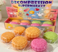 Jouet anti-stress souple en forme de gâteau de lune chinois, jouet fantaisie à presser pour soulager le stress, jouet de décompression rempli de farine pour enfants