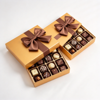 Boîte cadeau en chocolat doré personnalisée avec ruban en satin et coupelles plissées pour truffes, bonbons, acheteurs en gros
