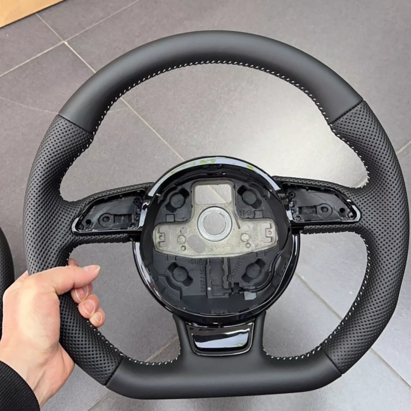 Cuero perforado negro