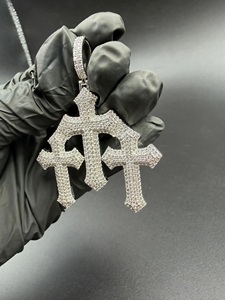 Pendentif triple croix en moissanite glacée, charme hip-hop en argent sterling 925 - Product Image 2