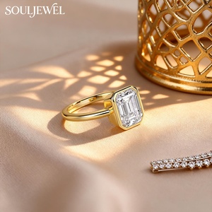 Anello di Fidanzamento con Moissanite Taglio Smeraldo 3ct, Anello da Cocktail in <span class=keywords><strong>Argento</strong></span> S925 Placcato Oro con Incastonatura a Pavé, Stile Classico da Donna - Product Image 5