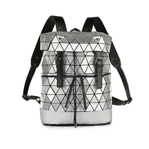 2023最佳品质新设计时尚哑光PU皮革旅行背包几何灵格定制标志电脑背包
