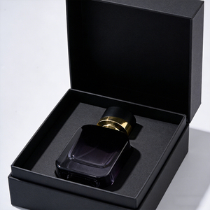 Vente directe Nouvelle bouteille <span class=keywords><strong>de</strong></span> <span class=keywords><strong>parfum</strong></span> <span class=keywords><strong>de</strong></span> luxe vide carrée fantaisie en ambre 50 ml avec col serti, logo personnalisé et boîte sur mesure - Product Image 3