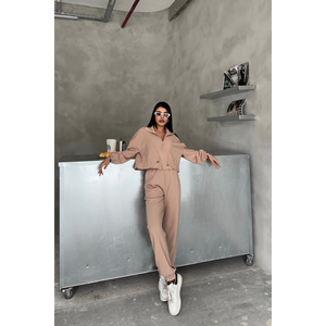 Conjunto Deportivo Beige Estilo Urbano, Cómodo y Transpirable, Diseño Personalizado, Talla XL Mínima Ordene 2 Piezas - Product Image 2