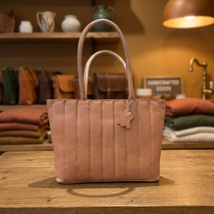 Pochette décontractée pliable légère en cuir véritable faite à la main pour femme, imperméable avec fermeture éclair, grande capacité, pour la Saint-Valentin et le shopping - Product Image 1