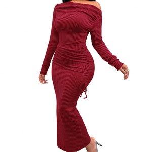 เดรสยาวผู้หญิงสไตล์ลำลองเซ็กซี่แบบเรียบง่ายสำหรับฤดูใบไม้ร่วง คุณภาพสูง รับผลิตตามสั่งขายส่ง OEM แบบไหล่เฉียง แขนยาว ทรงพันรอบตัว - Product Image 2