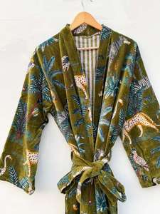 Veste longue bomber en velours vert jungle à imprimé animal pour femme, style bohème, avec ceinture, idéale pour l'hiver et la plage - Product Image 3